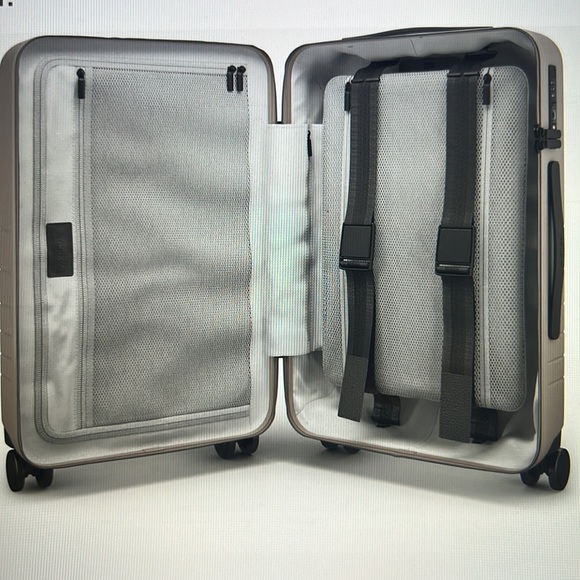 Monos Carry-On Plus - Picture 4 of 8